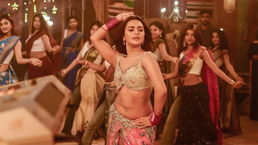 মোহনীয় সাজের নেপথ্যের গল্প বললেন ফারিয়া